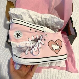 NWT Kids Hello Kitty Sanrio Pink Converse